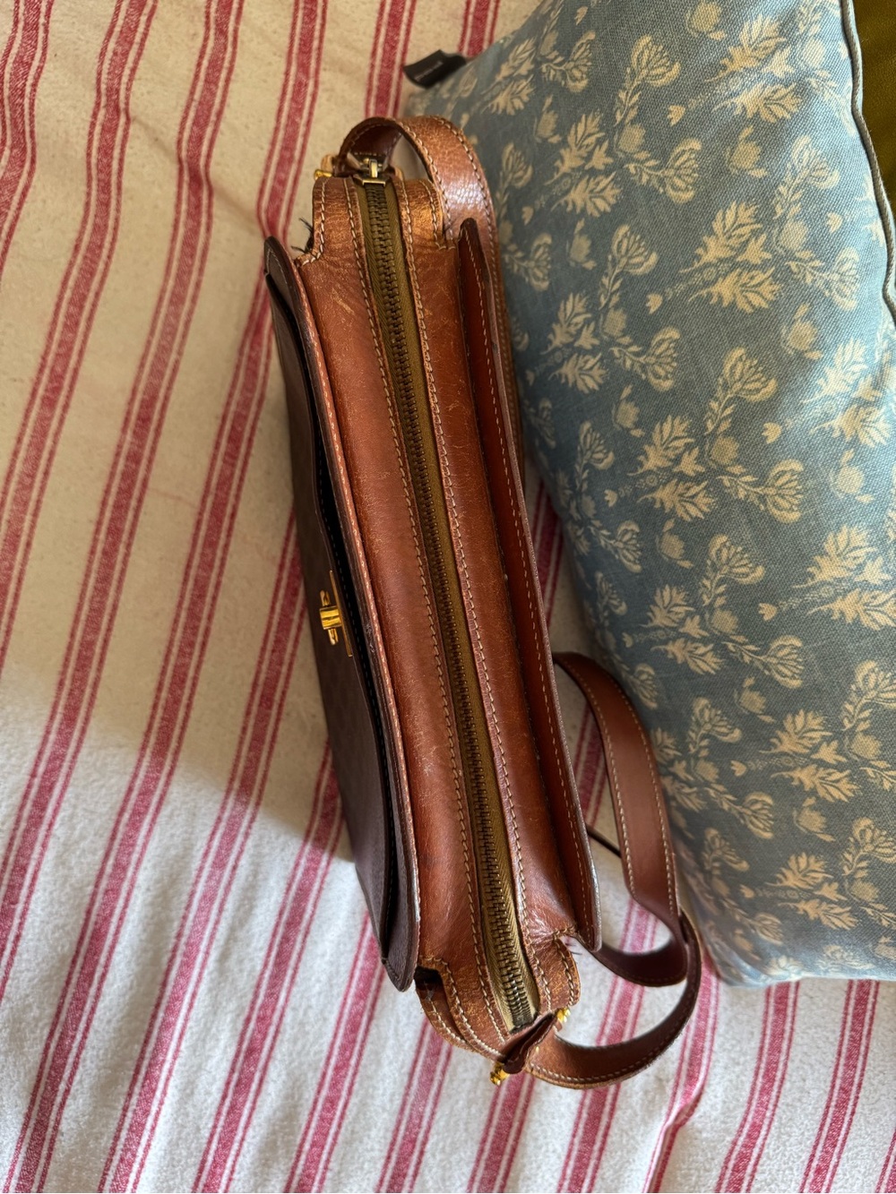 Celine vintage Brown Monogram Crossbody Bag with Gold Hardware - Picture 4 of 10
